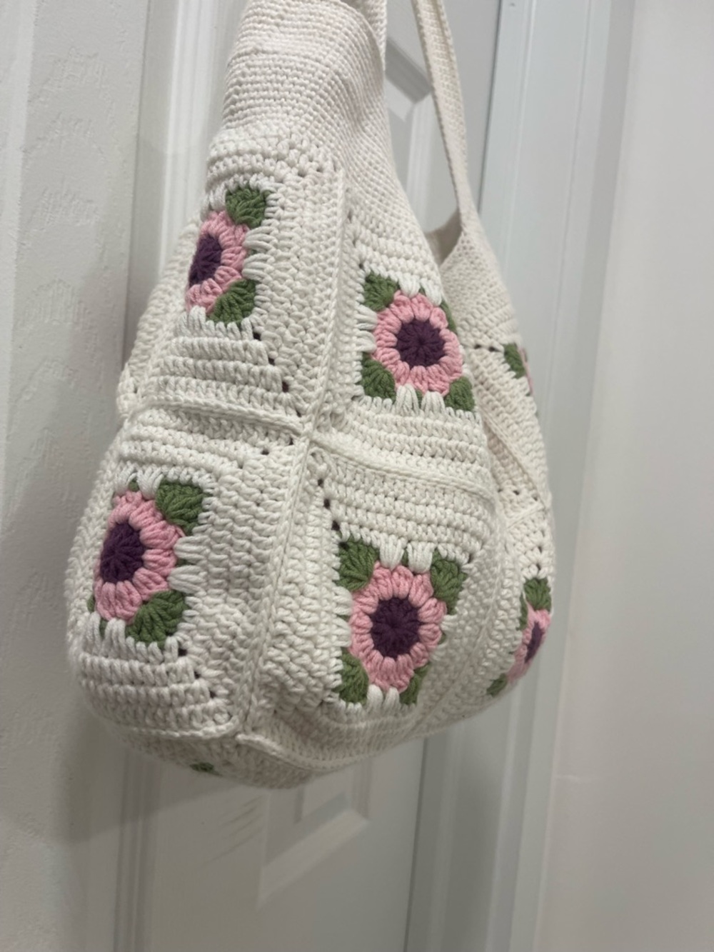 Cream Crochet Shoulder Bag with Pink Floral Squares so adorable! 😍 - Picture 3 of 16